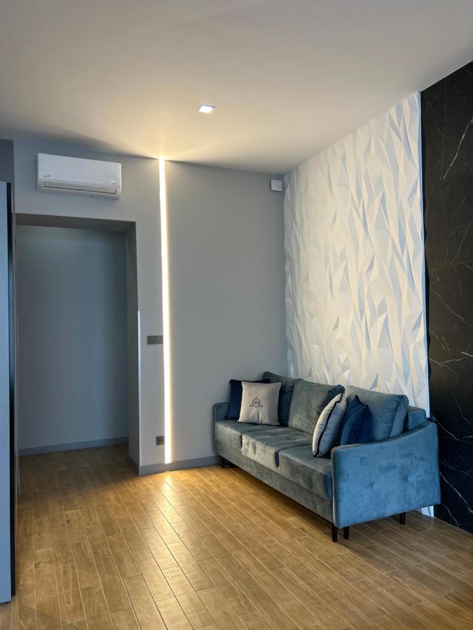 Central Family Boutique Apartments 2 Leopoli Esterno foto