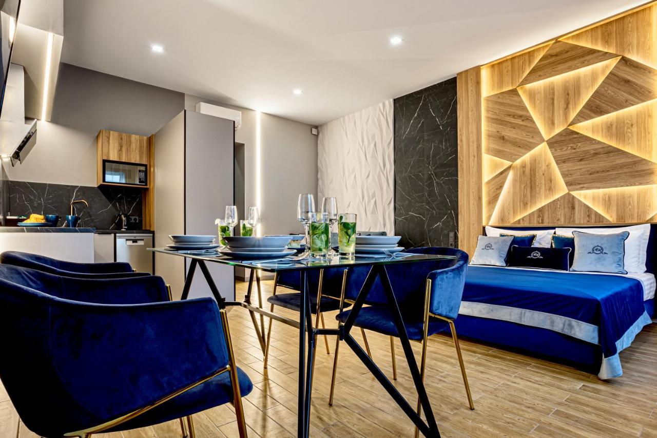 Central Family Boutique Apartments 2 Leopoli Esterno foto
