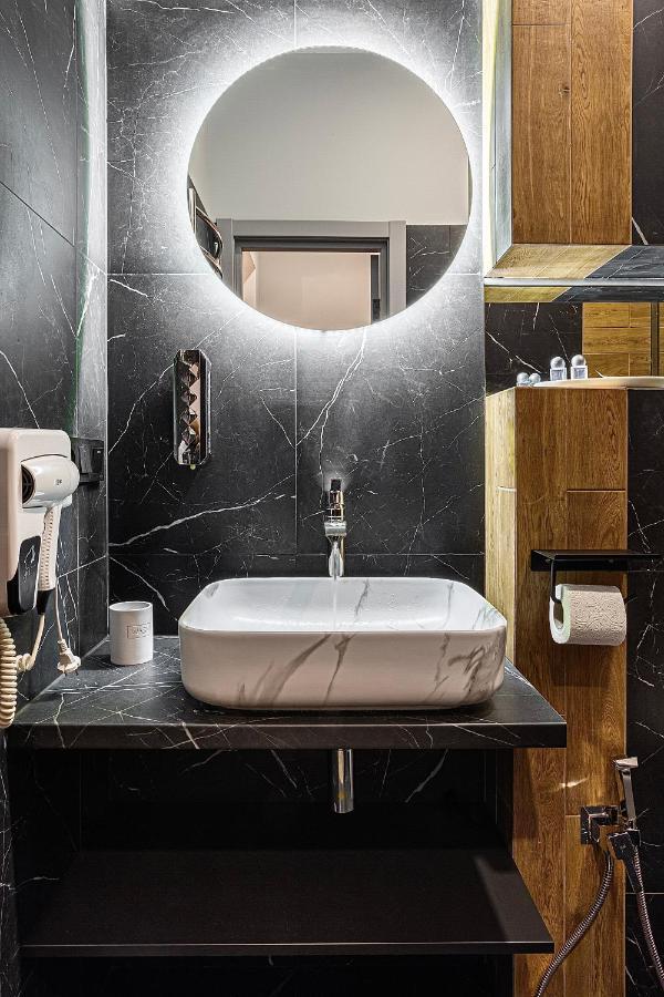 Central Family Boutique Apartments 2 Leopoli Esterno foto