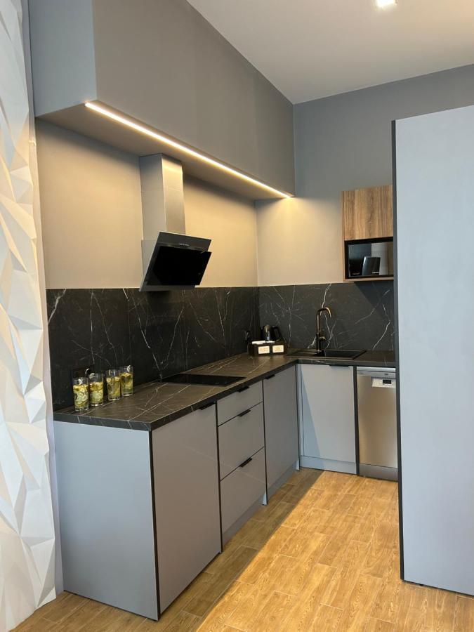 Central Family Boutique Apartments 2 Leopoli Esterno foto