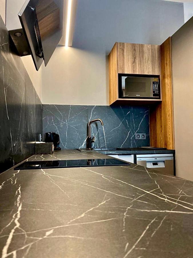 Central Family Boutique Apartments 2 Leopoli Esterno foto