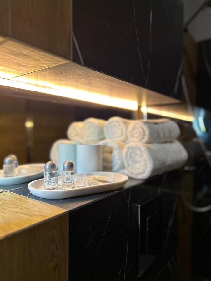 Central Family Boutique Apartments 2 Leopoli Esterno foto